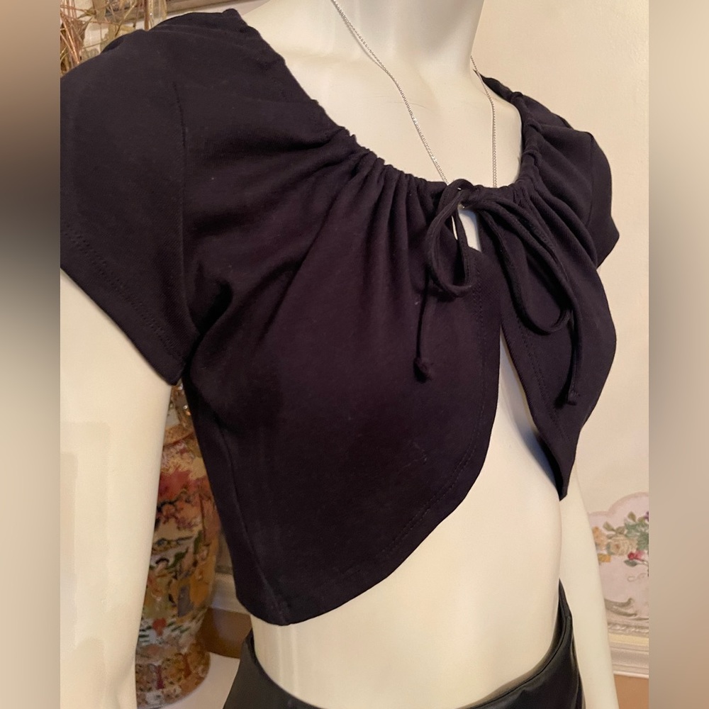 Tie-front Crop Top